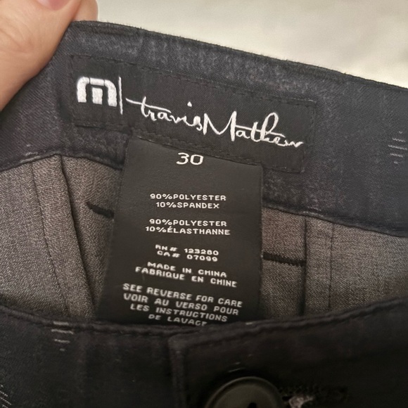 Travis Mathew Men’s Black Shorts Size 30 - Picture 2 of 4